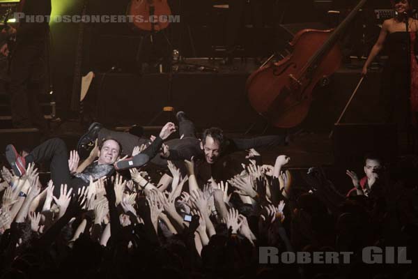 DIONYSOS - 2008-11-03 - PARIS - Zenith - Arthur Higelin - Elisabet Ferrer - Mathias Malzieu